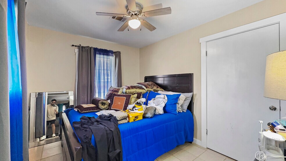 More Photos Of 300 S Cedar St, Crockett Apartments For Sale