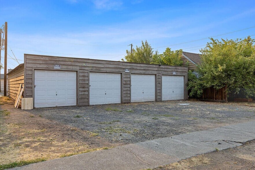 More Photos Of 119 SW 7th St, Redmond Daycare Center For Sale