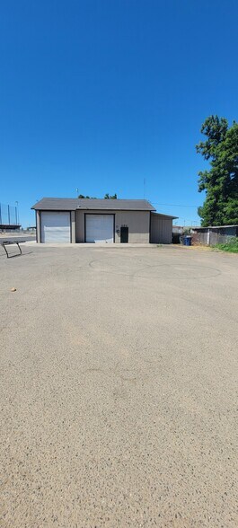 More Photos Of 650 S 7th St, Chowchilla Industrial For Sale
