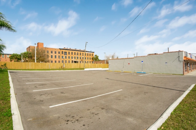 More Photos Of 2511 W Columbus Dr, Tampa Medical For Sale