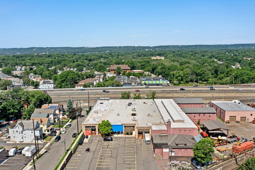 More Photos Of 100-118 John F Kennedy Dr N, Bloomfield Warehouse For Lease