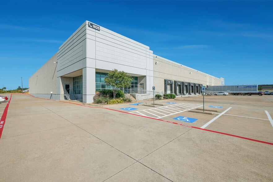 Primary Photo Of 1825 Westpark Dr, Grand Prairie Warehouse For Lease