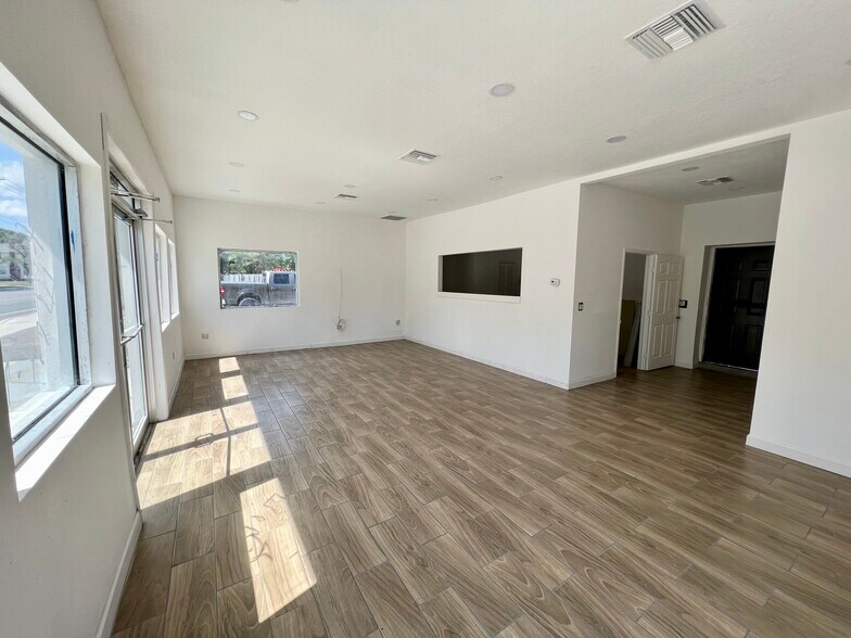 More Photos Of 3003 N Nebraska Ave, Tampa Freestanding For Lease