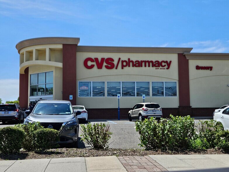 More Photos Of 3056-3068 Hempstead Tpke, Levittown General Retail For Lease