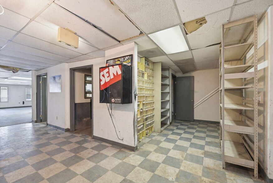 More Photos Of 8 Federal Blvd, Denver Unknown For Lease