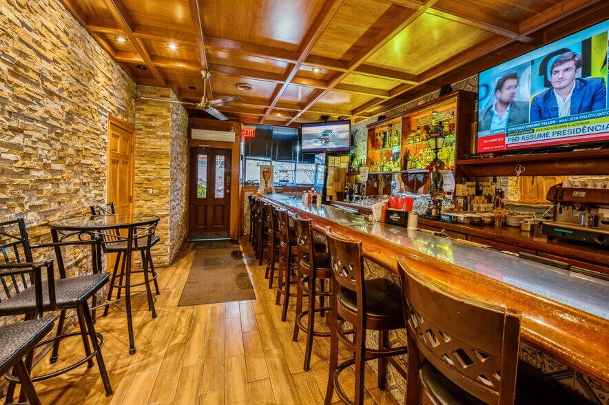 More Photos Of 9529 Sutphin Blvd, Jamaica Restaurant For Sale