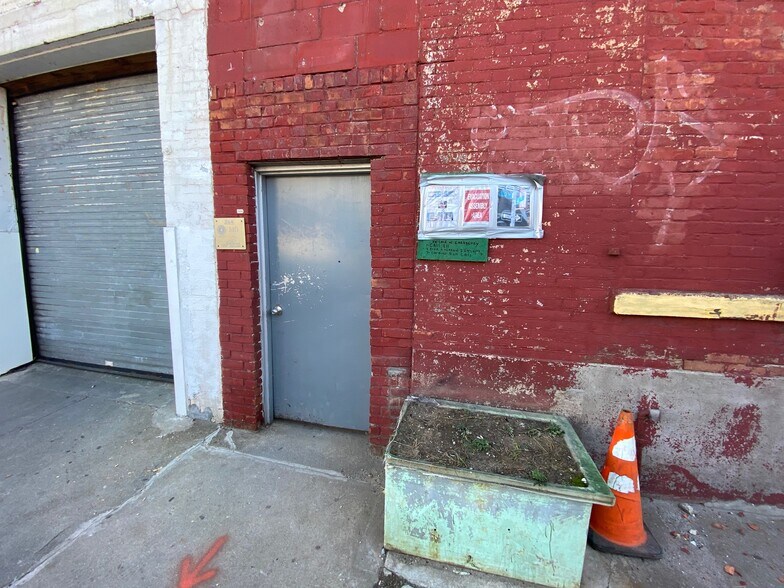 More Photos Of 264 41st St, Brooklyn Warehouse For Lease