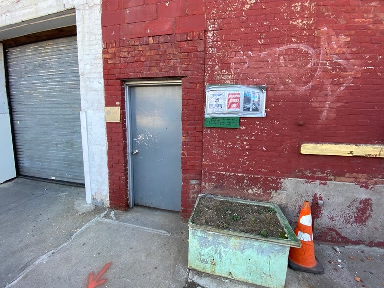 More Photos Of 264 41st St, Brooklyn Warehouse For Lease