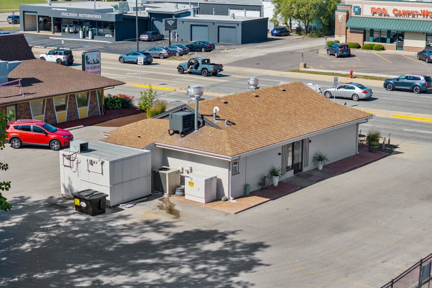 More Photos Of 2115 W Main St, St Charles Restaurant For Lease