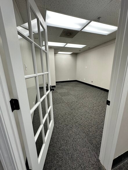 More Photos Of 1618 E 9th St, Hopkinsville Office For Lease