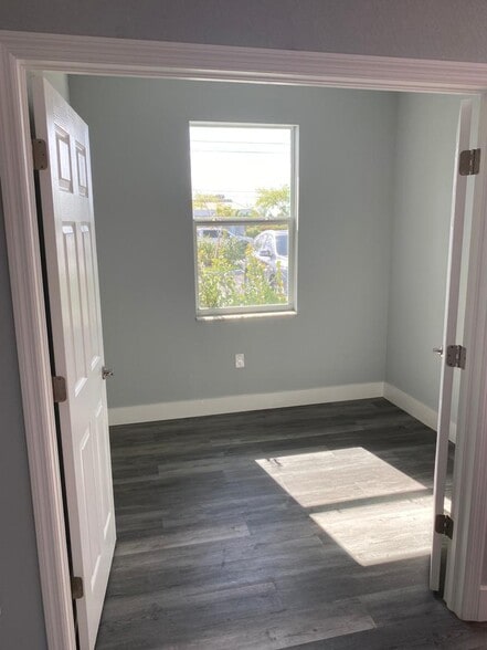 More Photos Of 319 Nicholas Pky W, Cape Coral Apartments For Sale