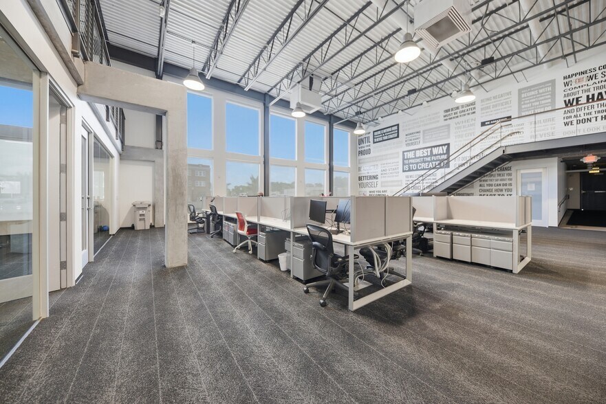 More Photos Of 301 N Main St, Bryan Office For Lease