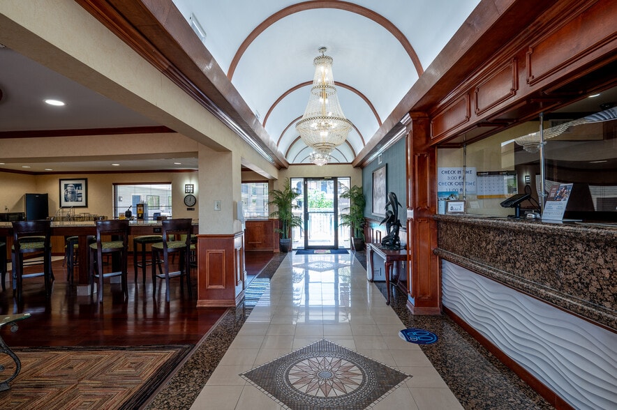 More Photos Of 11217 Ih 37, Corpus Christi Hotel For Sale