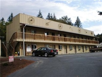 Primary Photo Of 1721 Old Highway 99 North Rd, Burlington Hotel For Lease