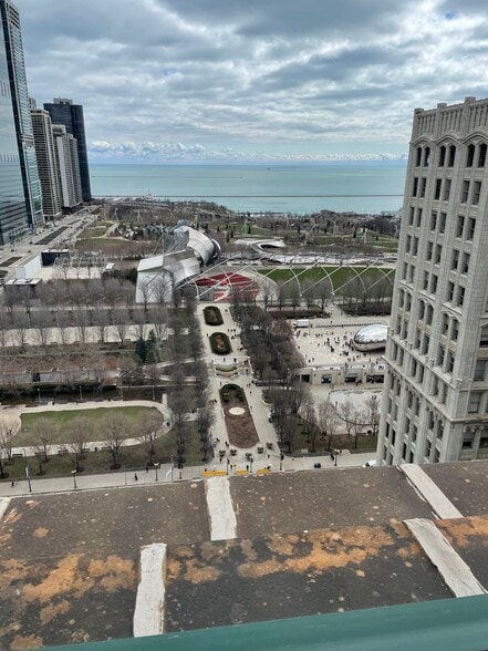 More Photos Of 50 E Washington St, Chicago Office For Sale