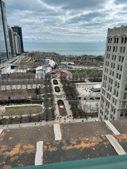 More Photos Of 50 E Washington St, Chicago Medical For Lease