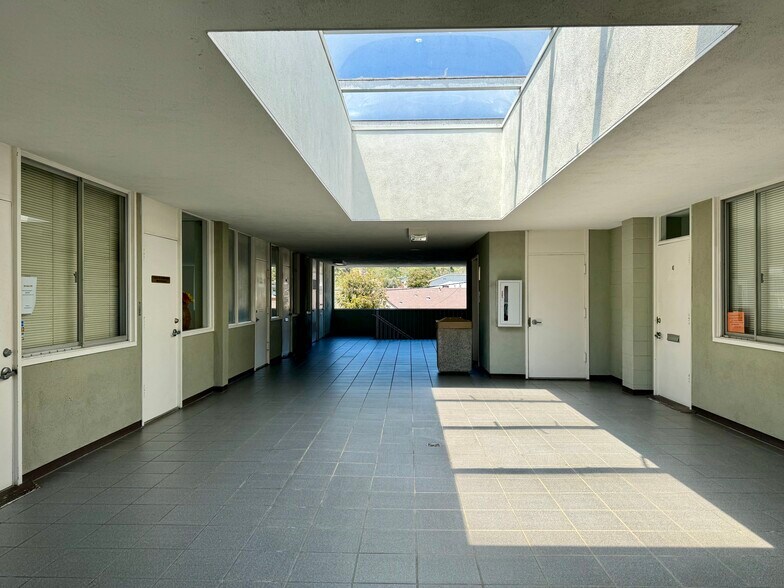 More Photos Of 2881-2895 Loma Vista Rd, Ventura Medical For Lease