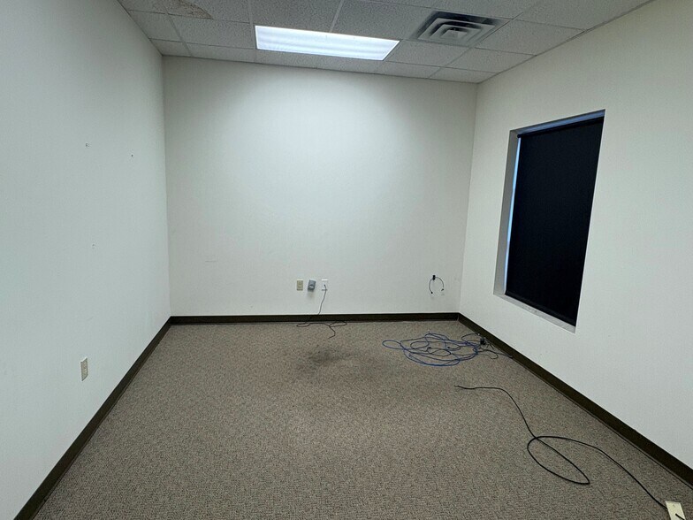 More Photos Of 5117 NW 3rd St, Oklahoma City Industrial For Lease