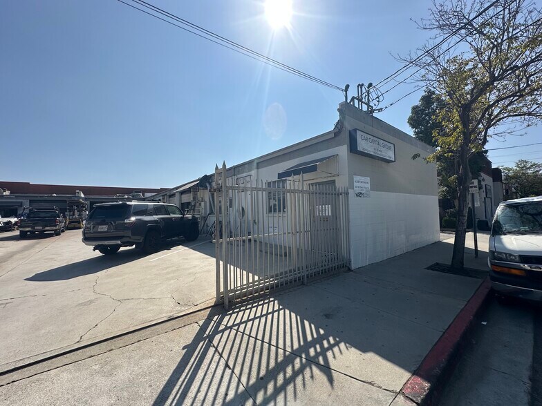 Primary Photo Of 400-402 W Chevy Chase Dr, Glendale Manufacturing For Lease