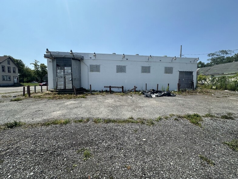 Primary Photo Of 624-630 Clinton St, Buffalo Fast Food For Sale