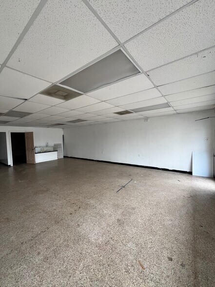 More Photos Of 7606-08 W Judge Perez dr, Arabi Flex For Lease