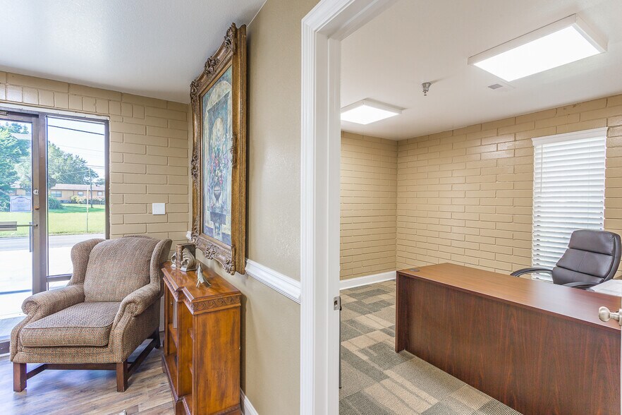 More Photos Of 506 Bear Creek Rd, Dalton Manufacturing For Sale