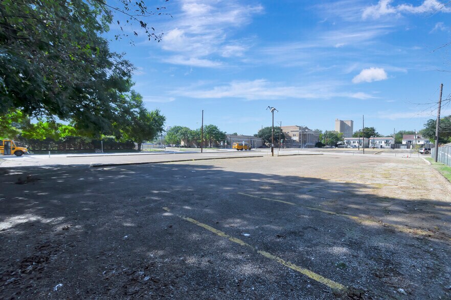 More Photos Of 4300 Worth St, Dallas Land For Sale