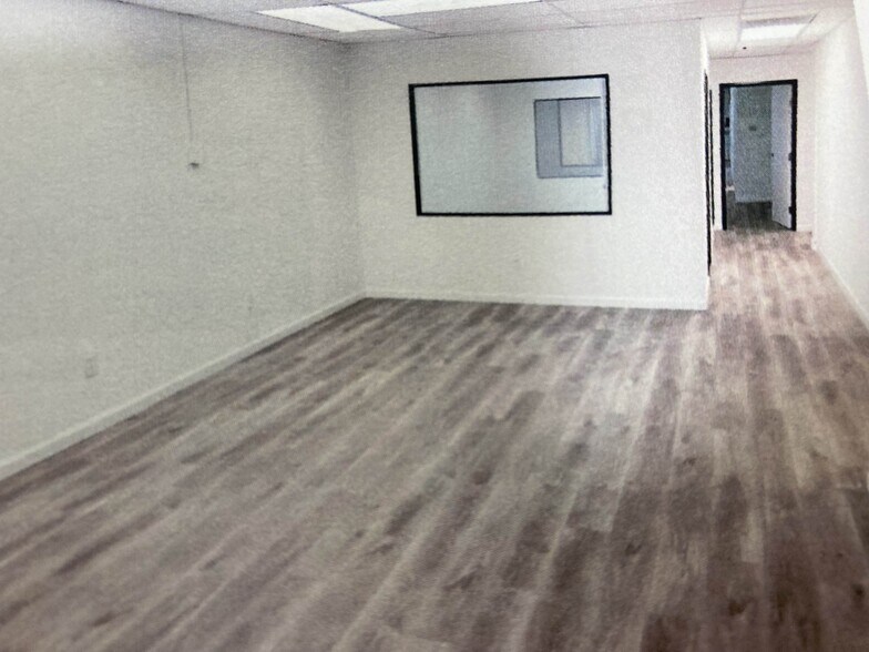 More Photos Of 950 N Cahuenga Blvd, Los Angeles Showroom For Lease