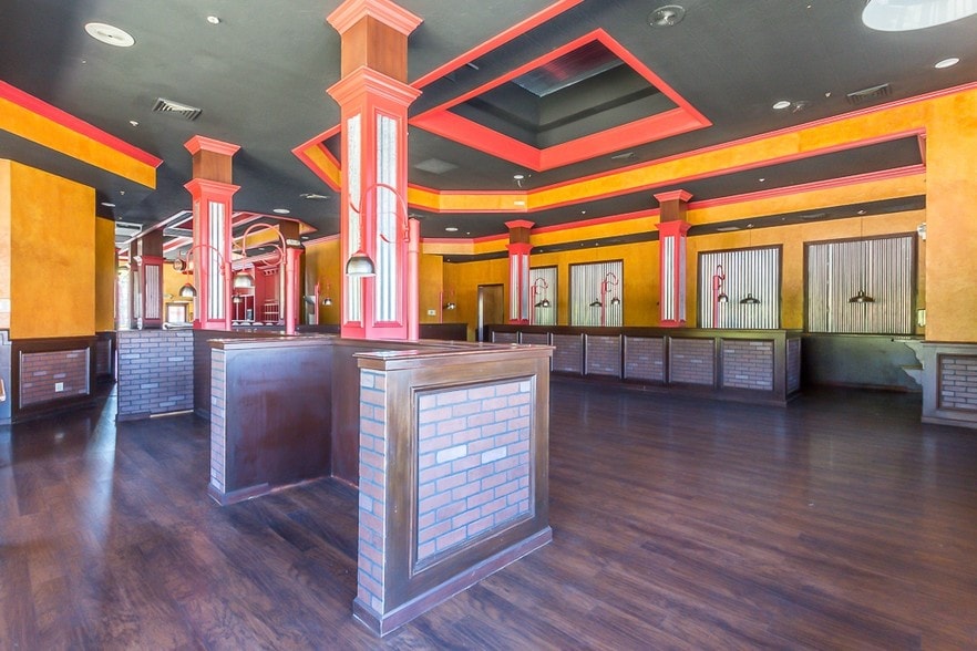 More Photos Of 1800 Churn Creek Rd, Redding Restaurant For Lease