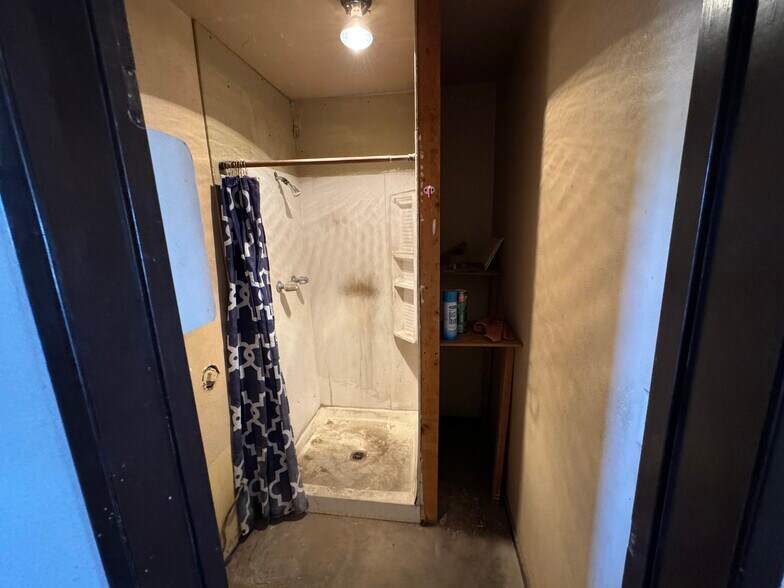 More Photos Of 1611 Needles Hwy, Needles Warehouse For Sale