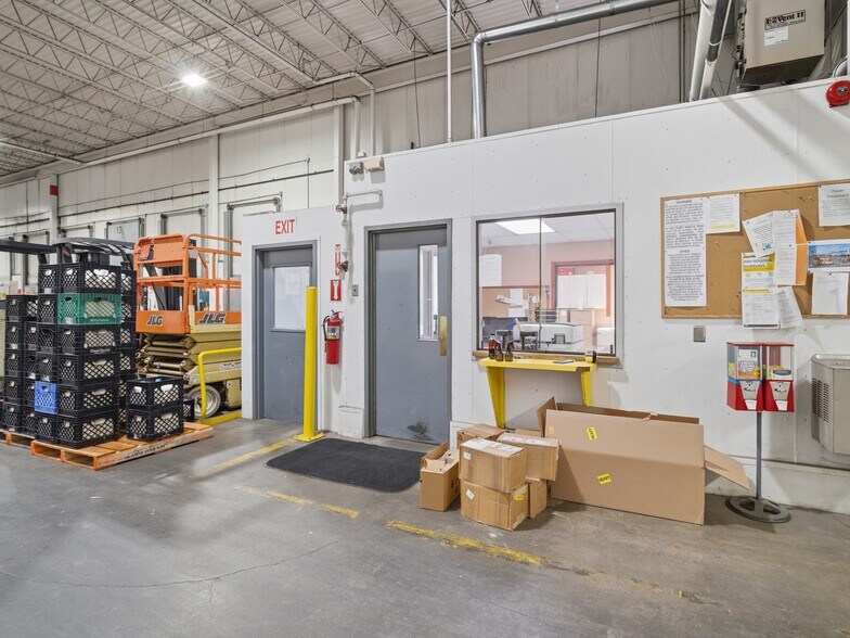 More Photos Of 563 Sandhill Ln, Grand Junction Distribution For Lease