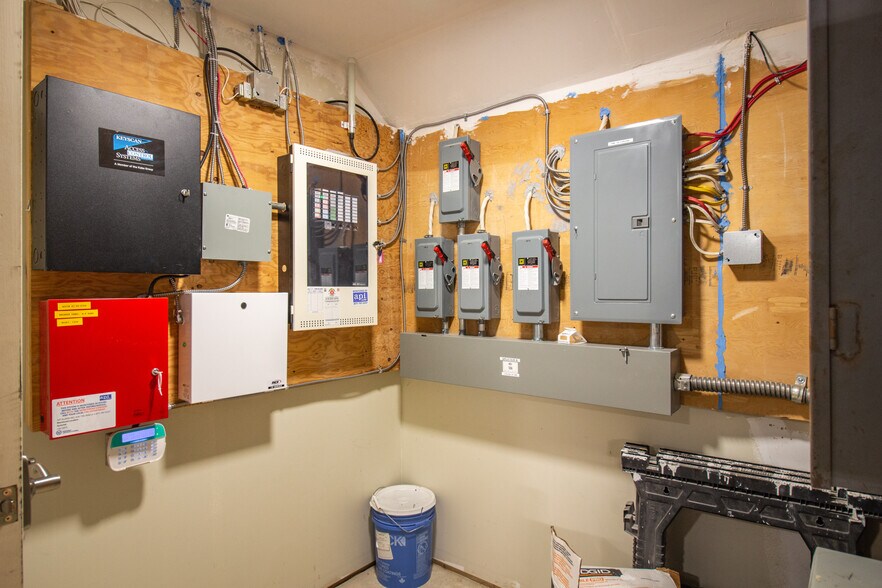 More Photos Of 3263 Lake Shore Blvd W, Toronto Dormitory For Sale