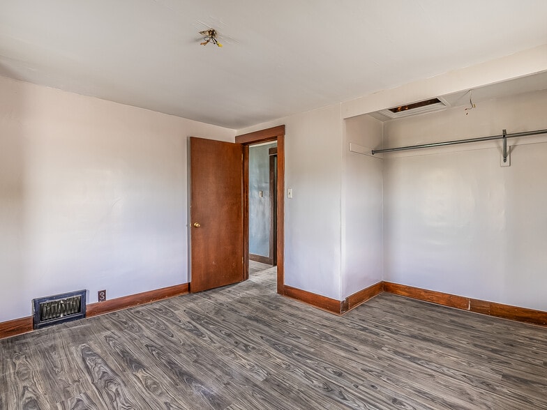 More Photos Of 1121 E State Blvd, Fort Wayne Freestanding For Sale