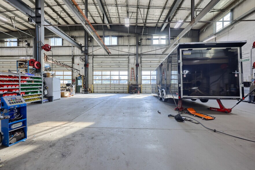 More Photos Of 2969 Lincoln Hwy E, Gordonville Flex For Lease