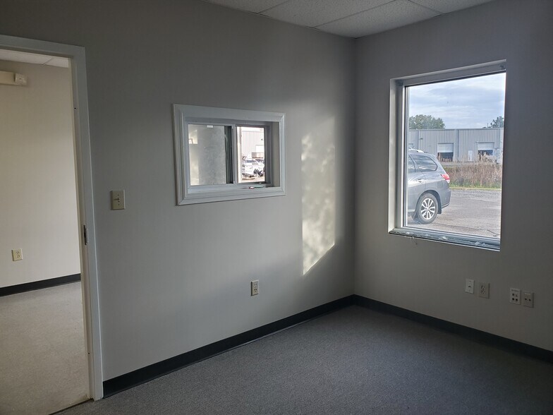 More Photos Of 541 Central Dr, Virginia Beach Unknown For Lease