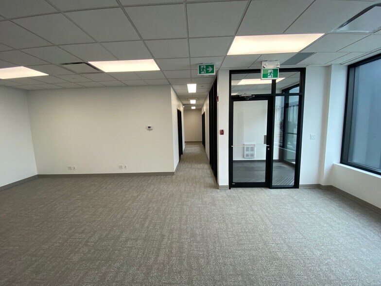 More Photos Of 5423 61 Av SE, Calgary Warehouse For Sale