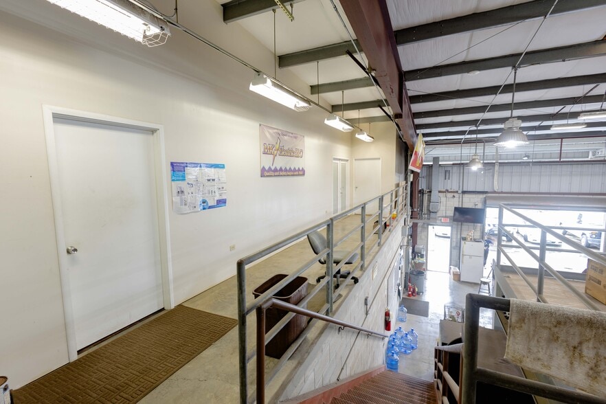 More Photos Of 99-1392 Koaha Pl, Honolulu Warehouse For Sale