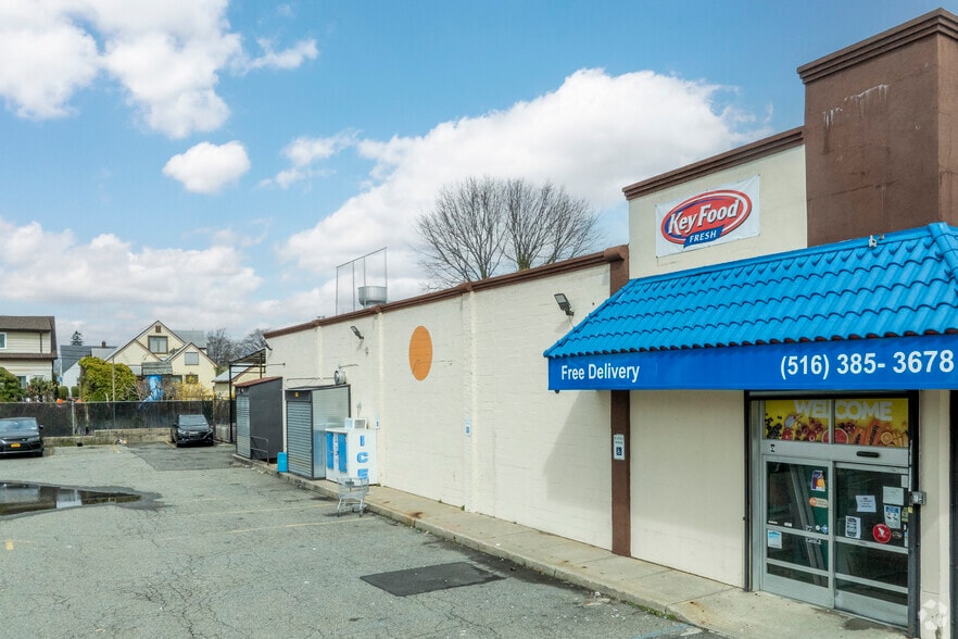 More Photos Of 700 Woodfield Rd, West Hempstead Freestanding For Sale