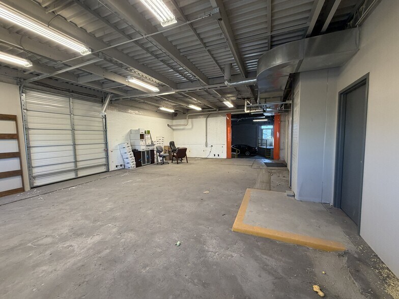 More Photos Of 3299 N 7th St Tfwy, Kansas City Manufacturing For Sale