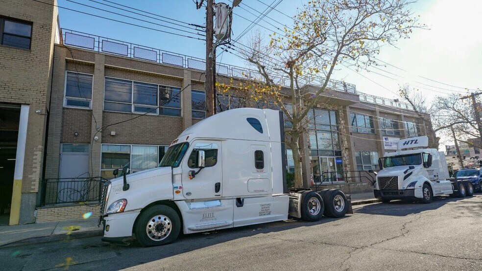 More Photos Of 147-31 176th St, Jamaica Warehouse For Lease