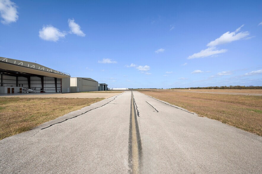 More Photos Of 1438 Airport Blvd, Mesquite Specialty For Sale