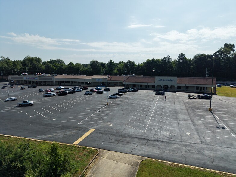 More Photos Of 2337-2375 1st St NE, Center Point Unknown For Lease