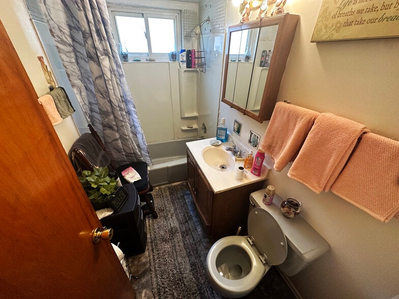 More Photos Of 2106 135th Pl, Blue Island Apartments For Sale