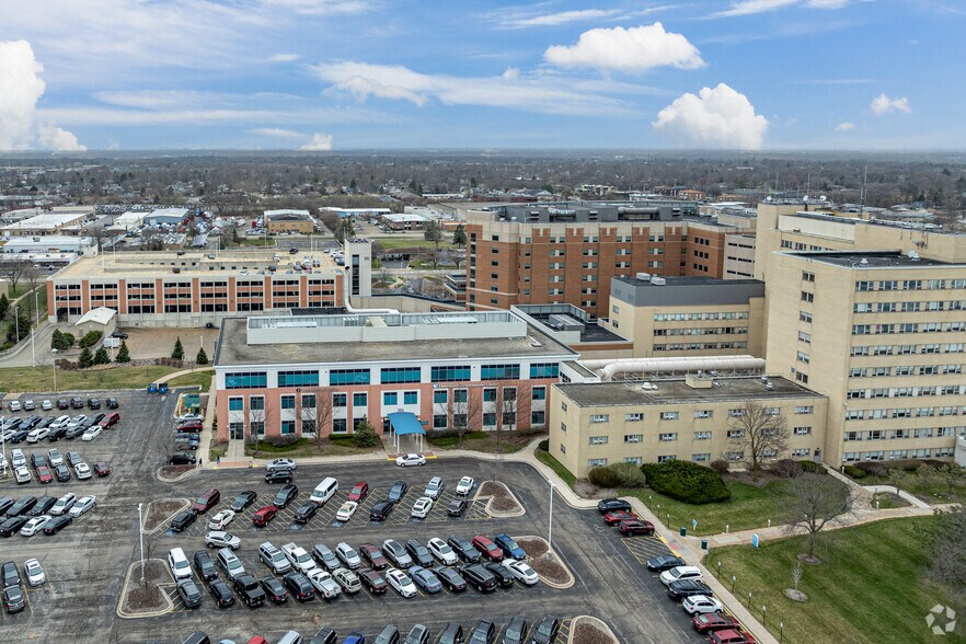 More Photos Of 301 Madison St, Joliet Medical For Lease