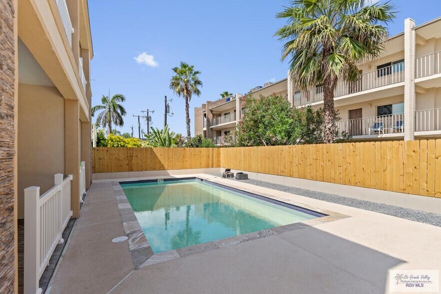 More Photos Of 116 E Cora Lee Dr, South Padre Island Apartments For Sale