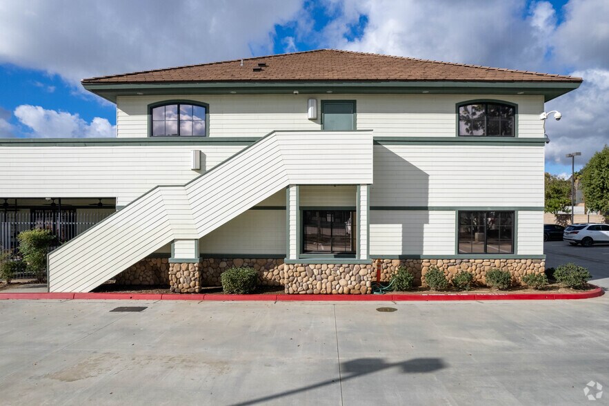 More Photos Of 23328 Olive Wood Plaza Dr, Moreno Valley Office For Lease