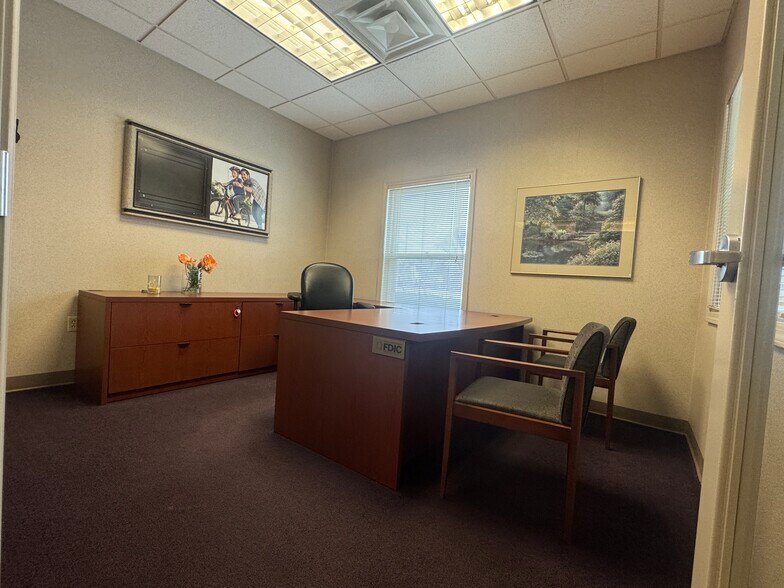 More Photos Of 1412 S Main St, Findlay Bank For Sale