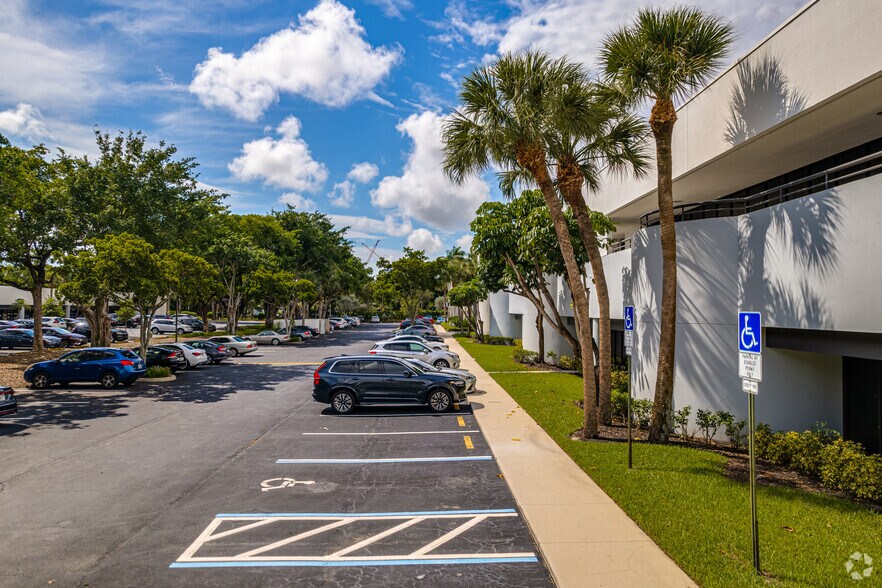 More Photos Of 6401 Congress Ave, Boca Raton Unknown For Lease