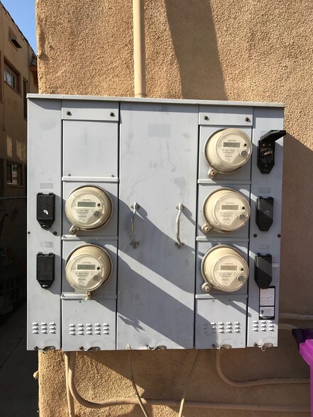 More Photos Of 508 W 10th St, Long Beach Apartments For Sale