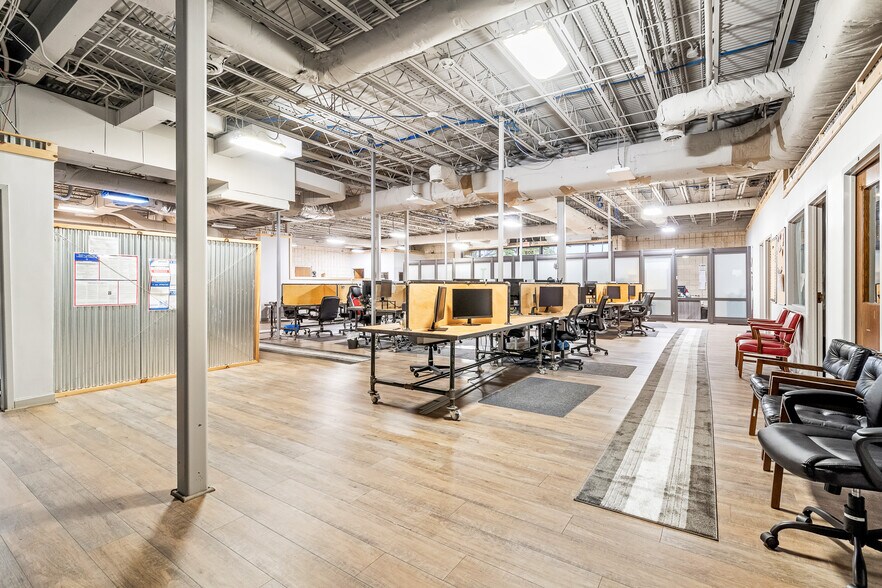 More Photos Of 508 S Lexington Ave, Burlington Office For Sale